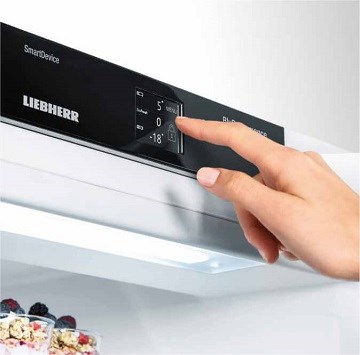 LIEBHERR KBes 3750 připojení k internetu